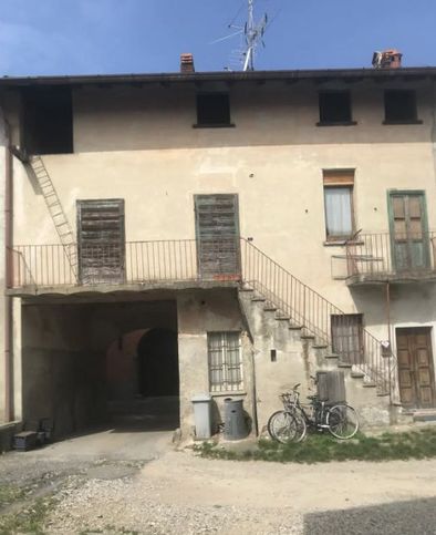 Casa indipendente in residenziale in Via Trieste 1