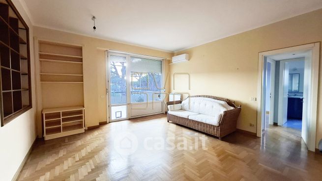 Appartamento in residenziale in Via Evemero 31