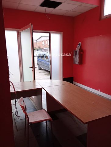 Capannone in commerciale in 