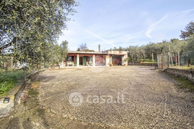 Casa indipendente in residenziale in Strada di Colle Rotondo 31