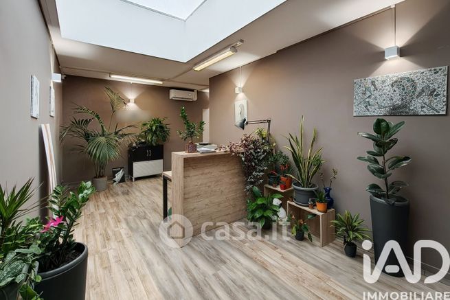 Ufficio in commerciale in Via Canada 3