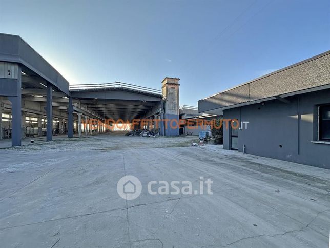 Capannone in commerciale in Via Ponticello