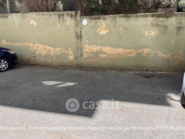 Box/posto auto in residenziale in Via Cosenza 131