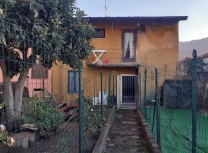 Casa indipendente in residenziale in Via Luciano Manara 5