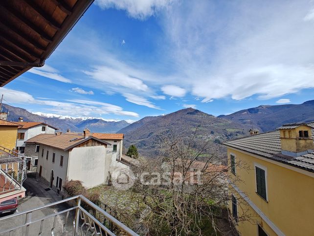Casa indipendente in residenziale in Piazza Orsolini 1