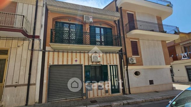 Casa indipendente in residenziale in Via Montegrappa 72