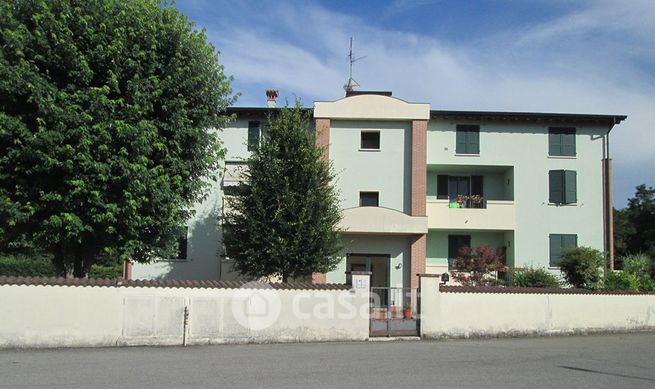 Appartamento in residenziale in Via Ugo Foscolo 105