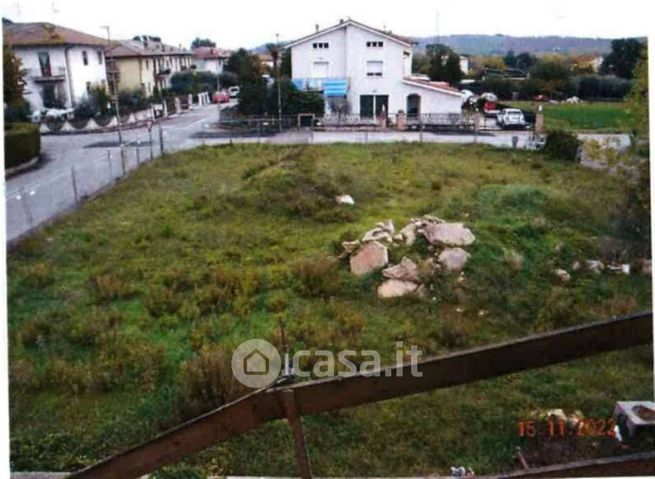 Terreno edificabile in residenziale in Via Enrico Fermi