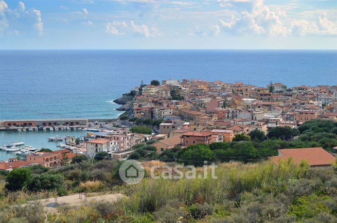 Attivitã /licenza (con o senza mura) in commerciale in Via Trieste