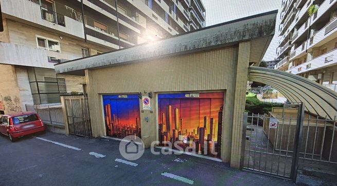 Garage/posto auto in residenziale in Via Adeodato Ressi 24