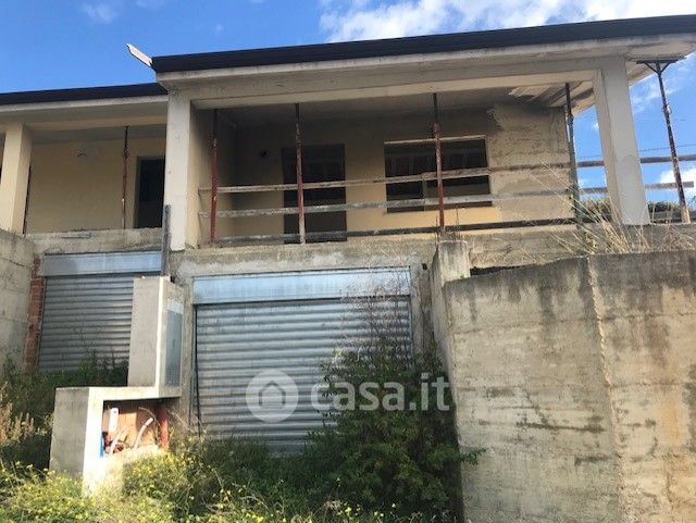 Casa indipendente in residenziale in Contrada Calarco