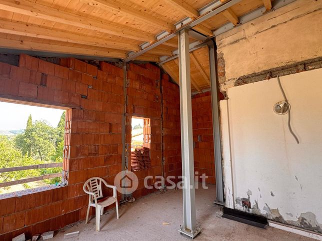 Casa bi/trifamiliare in residenziale in Via Montefrancio 1