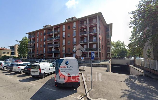 Box/posto auto in residenziale in Via Vittorio Veneto 9