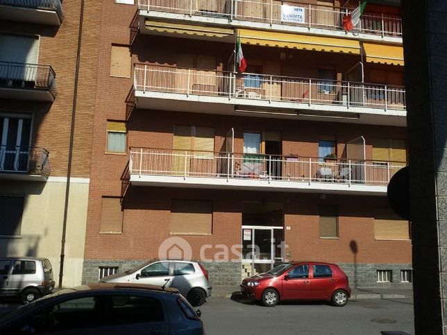 Box/posto auto in residenziale in Via Mincio 9