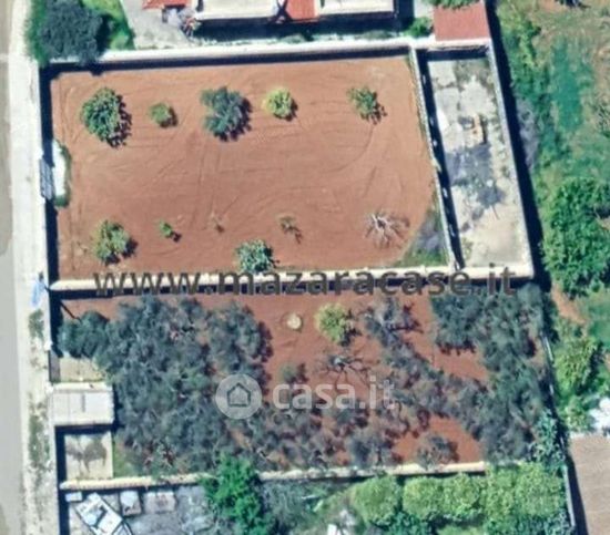 Terreno agricolo in commerciale in 