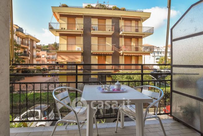 Appartamento in residenziale in Via Pinee