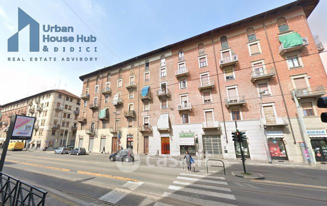 Box/posto auto in residenziale in Corso Giulio Cesare