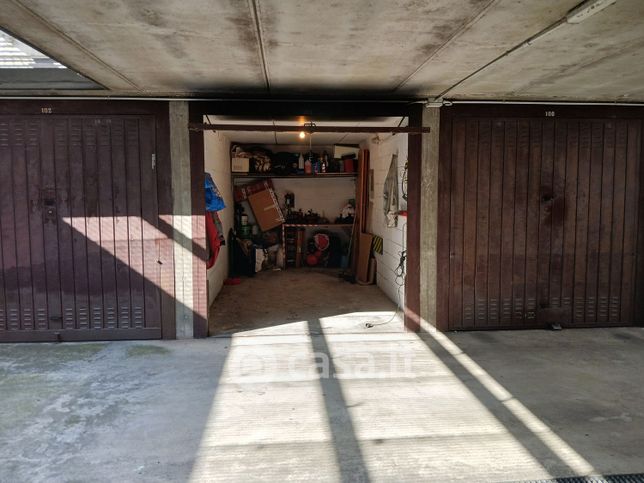 Box/posto auto in residenziale in Via Guido Rossa 33