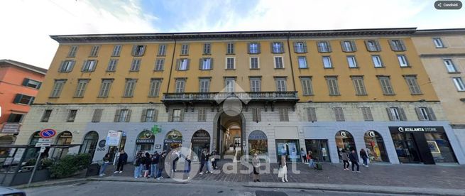 Ufficio in commerciale in Viale Papa Giovanni XXIII 38
