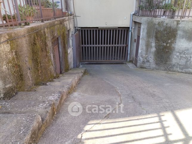 Box/posto auto in residenziale in Via della Regione 101