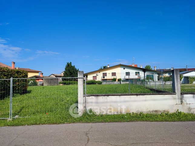 Terreno edificabile in residenziale in Via Monte Peralba
