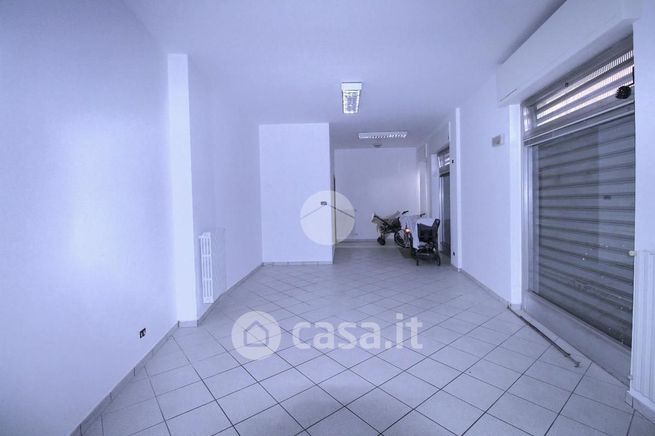 Ufficio in commerciale in Circonvallazione Calandra 1