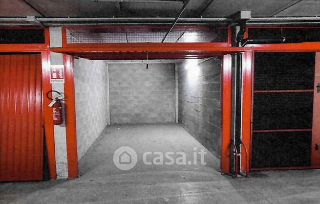 Box/posto auto in residenziale in Via Carlo Imbonati 62 /2