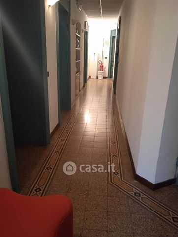 Ufficio in commerciale in 