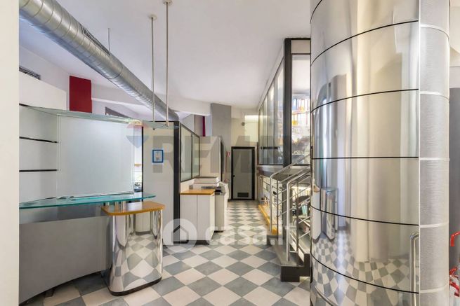 Ufficio in commerciale in 