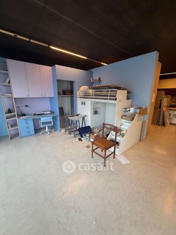 Capannone in commerciale in Via Cavinello
