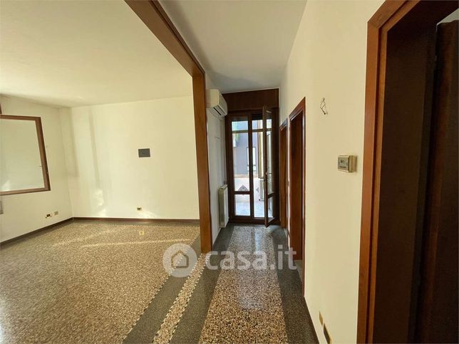 Appartamento in residenziale in Via Francesco Baracca 1