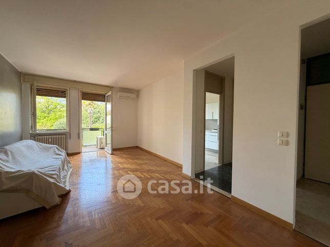 Appartamento in residenziale in Via Carlo Leoni
