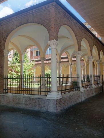 Ufficio in commerciale in Viale Cavour