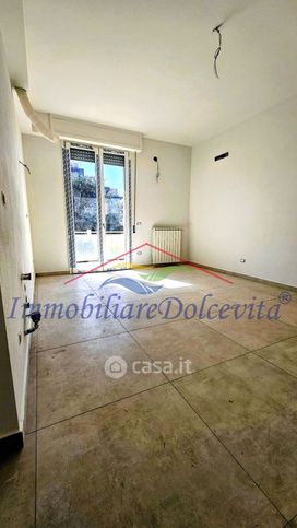 Appartamento in residenziale in Via D'ancona Alessandro 108