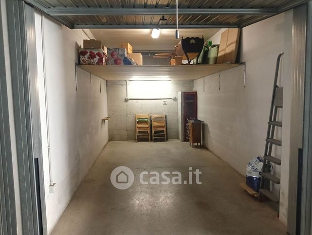 Box/posto auto in residenziale in