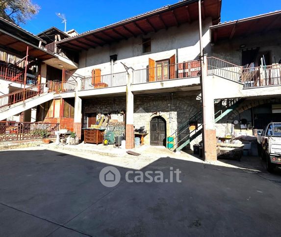 Casa bi/trifamiliare in residenziale in Via Divisione Tridentina 13