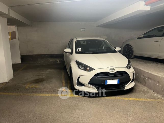 Box/posto auto in residenziale in Via Alessandro Volta 1