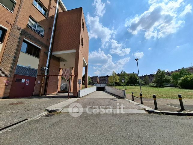 Garage/posto auto in residenziale in Via Giuseppe Dossetti 26