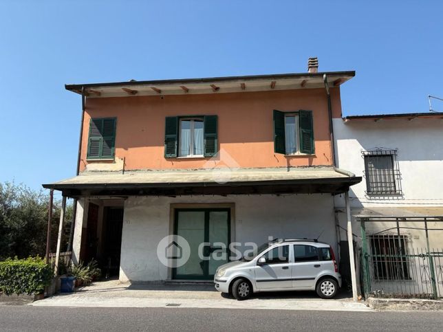 Casa bi/trifamiliare in residenziale in Via Nerino Garbuio 36