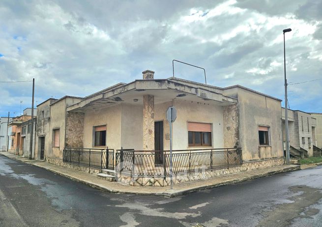 Casa indipendente in residenziale in Via Alessandro Volta 9