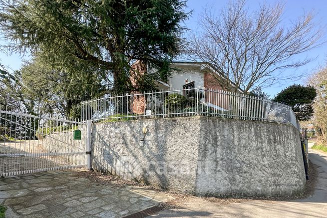 Villa in residenziale in Via XXV Aprile 32