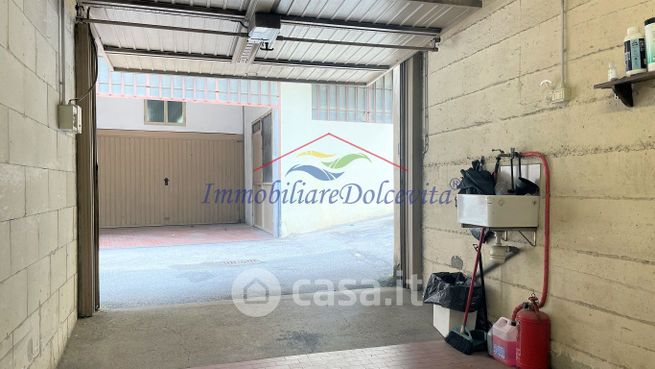 Garage/posto auto in residenziale in Via del Ponte all'Asse 1