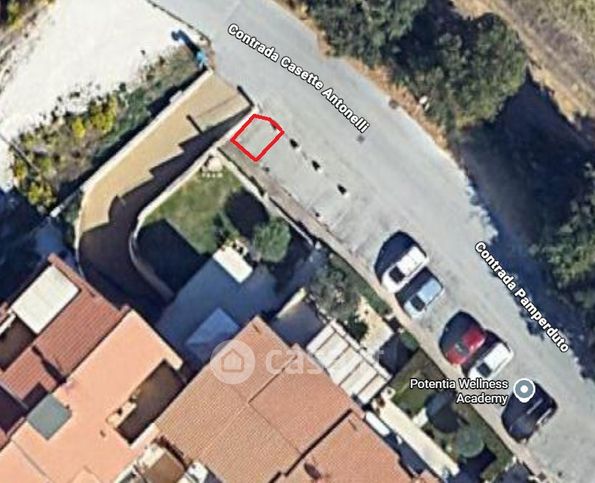 Box/posto auto in residenziale in Contrada Casette Antonelli 20