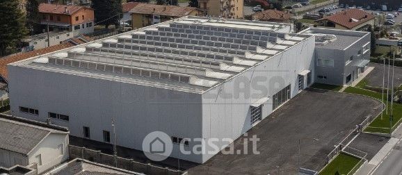 Capannone in commerciale in 