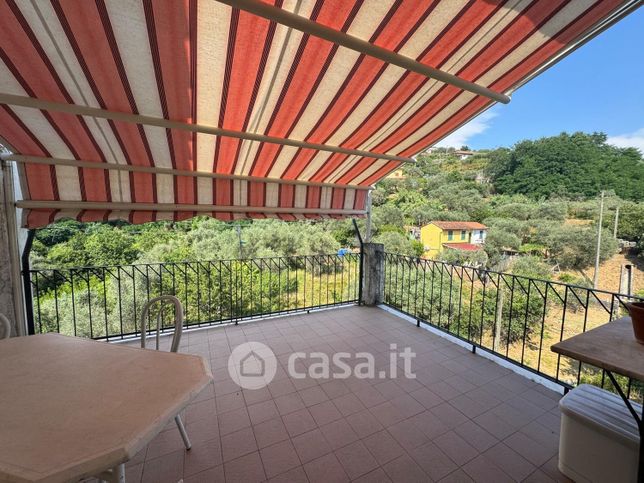 Villetta a schiera in residenziale in Via Fresonara