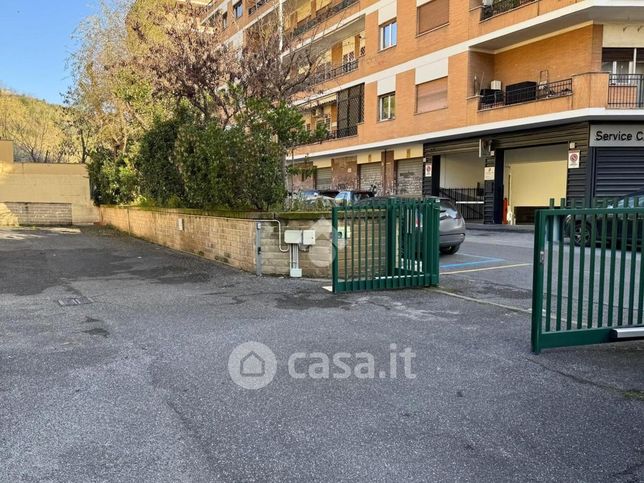 Garage/posto auto in residenziale in Via Pietro de Cristofaro 37