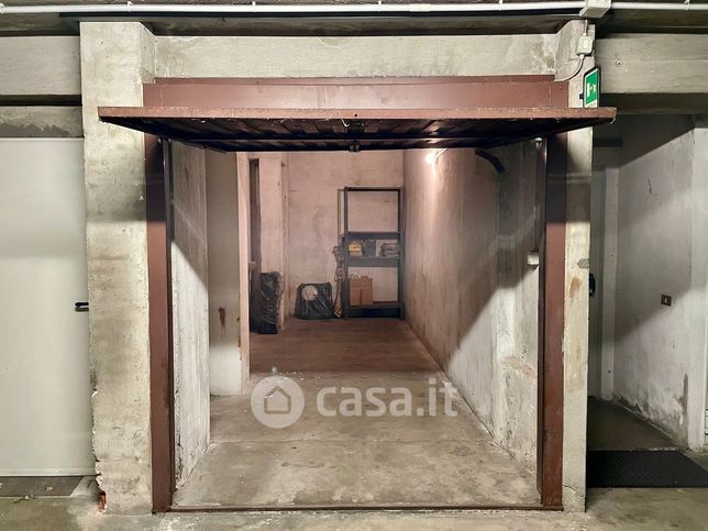 Garage/posto auto in residenziale in Via Ulisse Merini 14