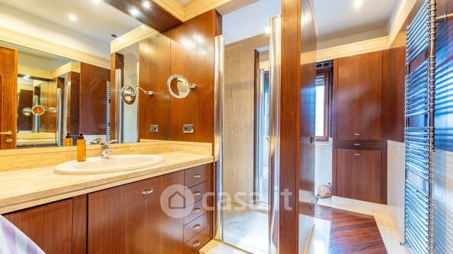 Appartamento in residenziale in Via A. Cassani 70