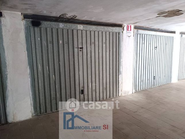 Box/posto auto in residenziale in Via Ernesto Pontieri