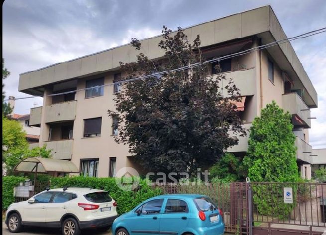 Appartamento in residenziale in Via Lombardia 6